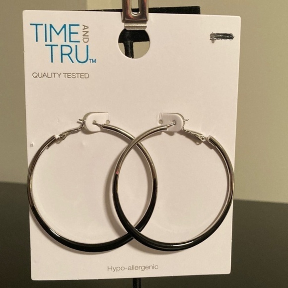 Time and Tru Shiny Silver Hoop Earrings